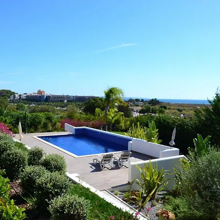 Vila Bella, Meia Praia, * Lagos